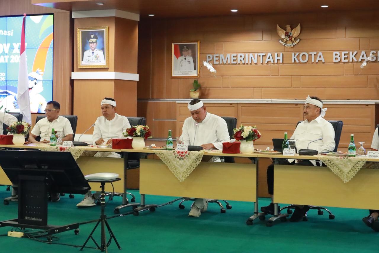 KDM Pimpin Rakor Persiapan Porprov XV, Kota Bekasi Siap Jadi Tuan Rumah Kumpulkan Kepala Darrah Se-Jawa Barat di Kota Bekasi, KDM Pastikan Kesiapan Tuan Rumah.