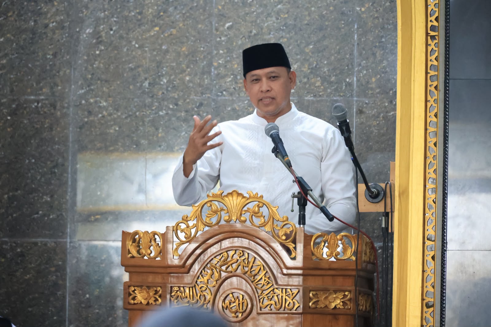 Wali Kota Bekasi Targetkan 3 Tahun Bekasi Bebas Kabel Semrawut, Pengerjaan Ducting Akan Dimulai di Perumnas 3 Wali Kota Bekasi Terus Berbenah: Jalan Moh Yamin, Pasar Baru hingga Kabel Semrawut Mulai Dieksekusi