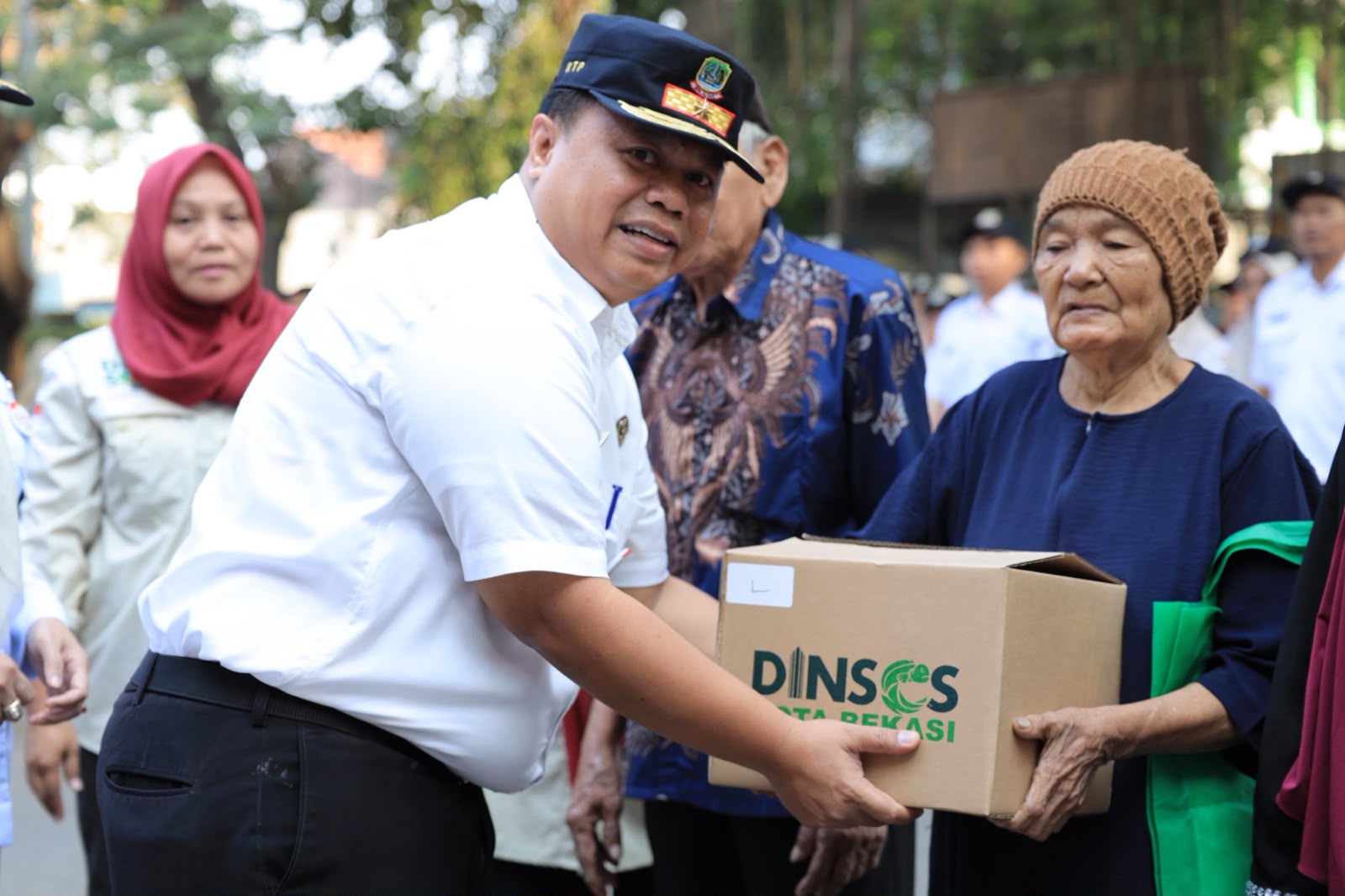Dinsos Kota Bekasi Salurkan Permakanan Tahun 2026 bagi Anak, Lansia dan Penyandang Disabilitas di Bekasi Timur