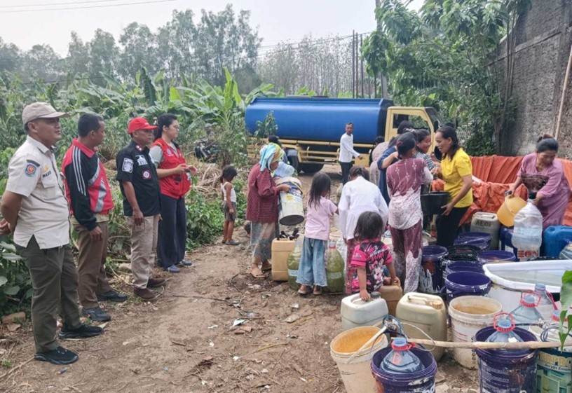 Gercep, Pj Kades Nagacipta Kawal Langsung Bantuan untuk Warga Terdampak Kekeringan